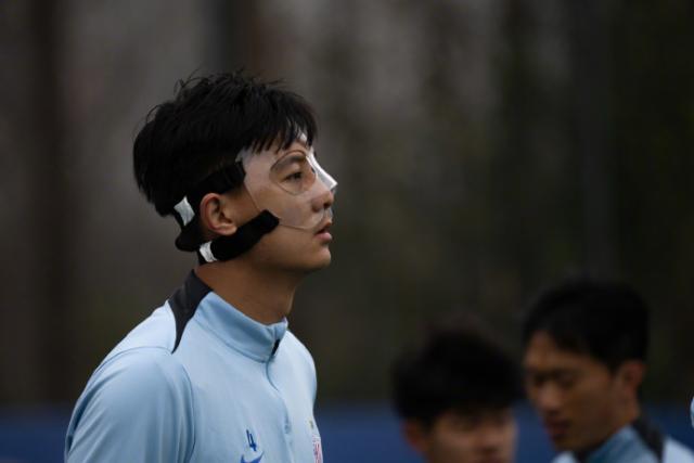 九游娱乐中心-蒋圣龙：不戴面具亦担心被针对 有些球该拼还得拼